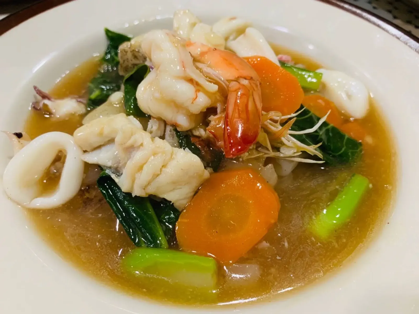 ราดหน้าทะเลห่อไข่/ไข่น้ำ