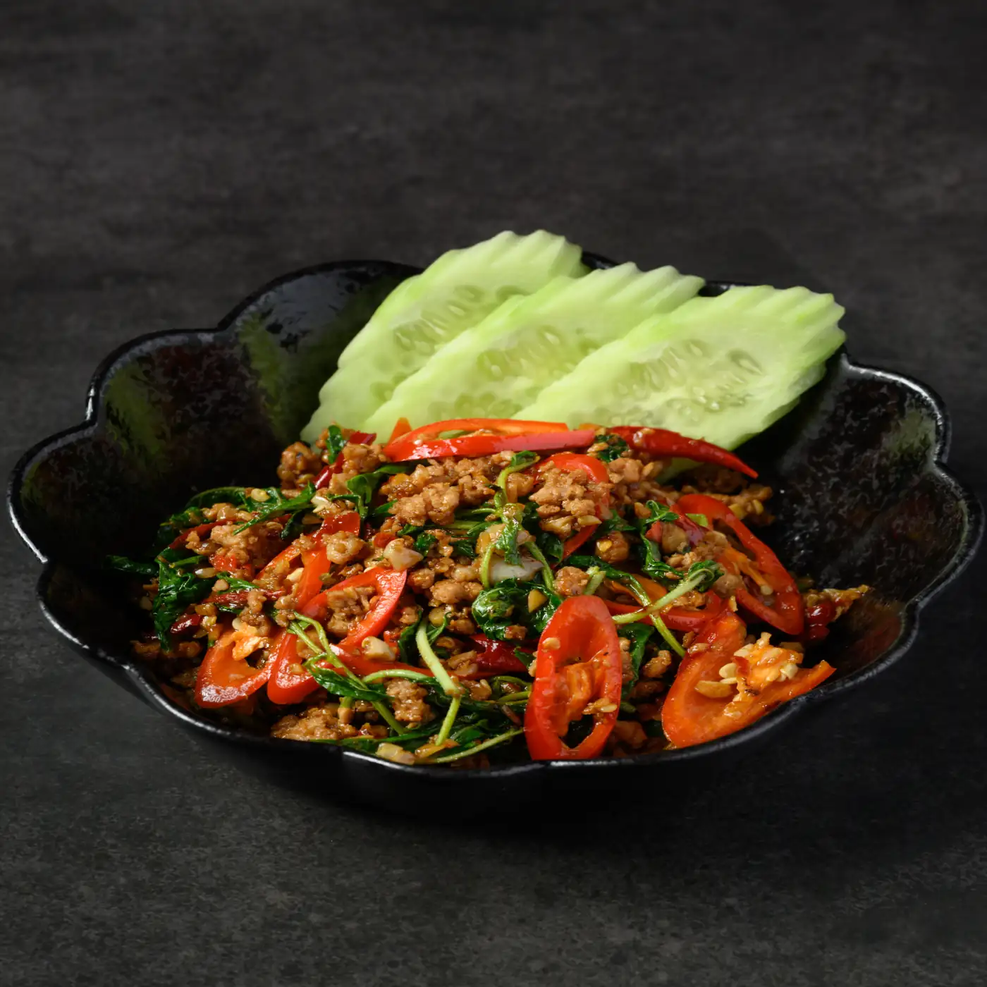 ผัดกะเพรา (ไก่สับ / หมูสับ)