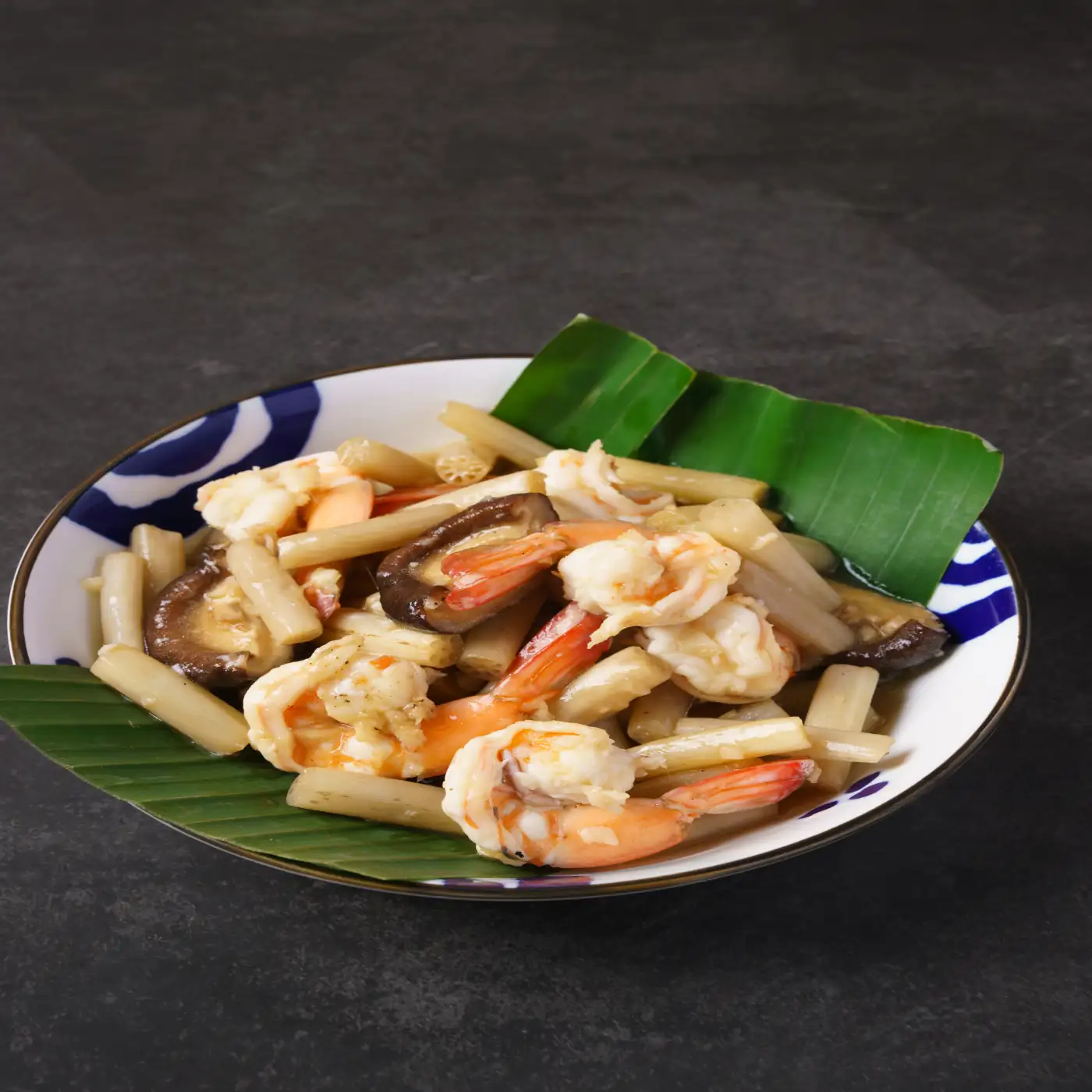 กุ้งผัดไหลบัว