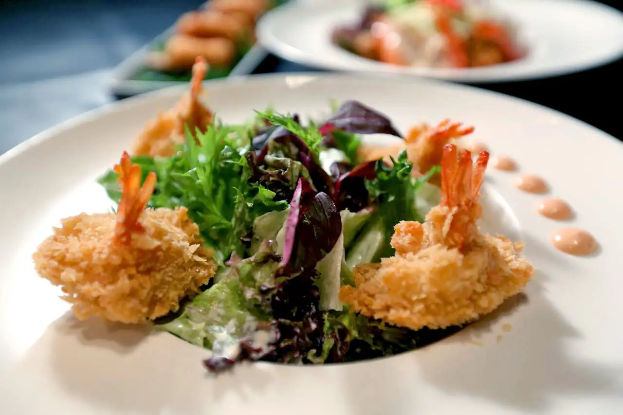กุ้งกรอบครีมสลัด / สลัดกุ้งผลไม้