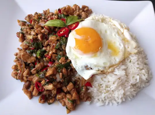 Pad Krapow Gai
